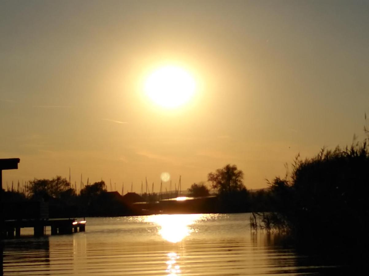 Pfahlbau Sunset II Toplage Inklusive Elektroboot Rust Εξωτερικό φωτογραφία